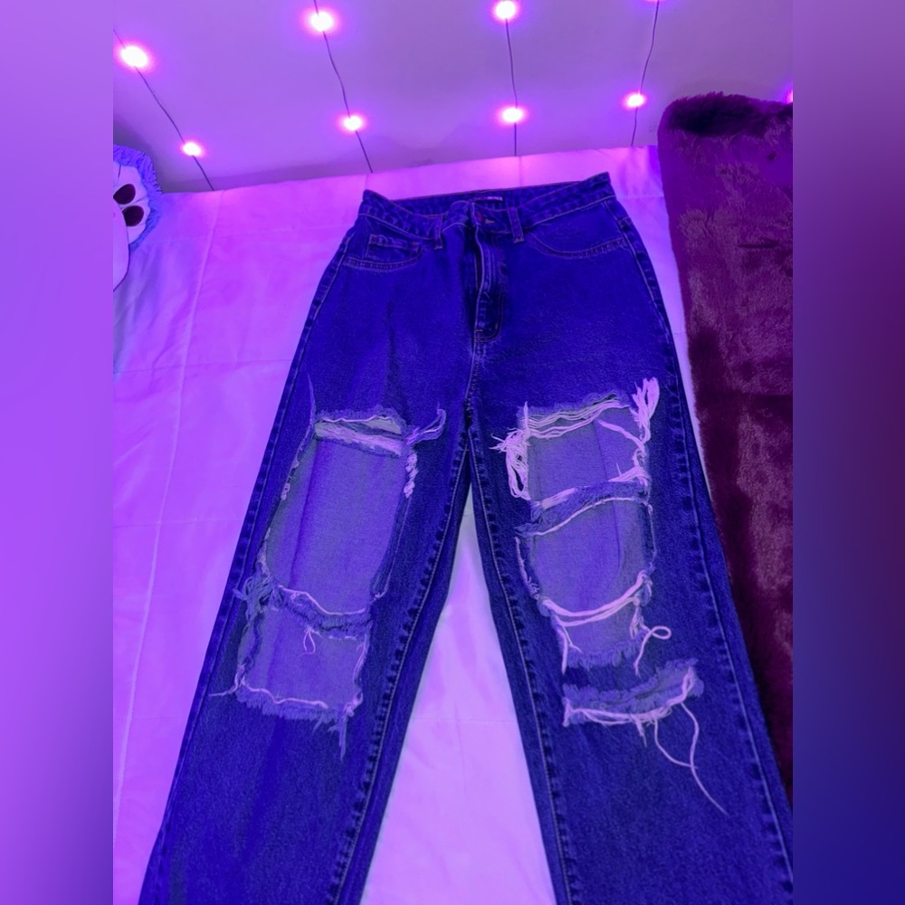 ~High Rise Distressed Jeans~